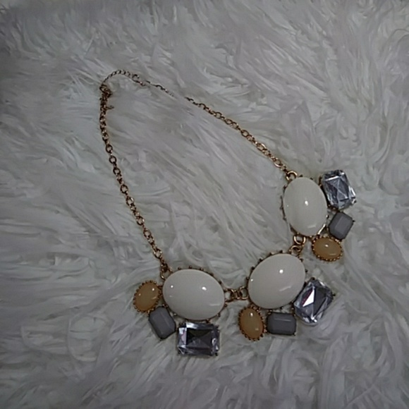 Jewelry - ❤New Beautiful Antique Gold Necklace